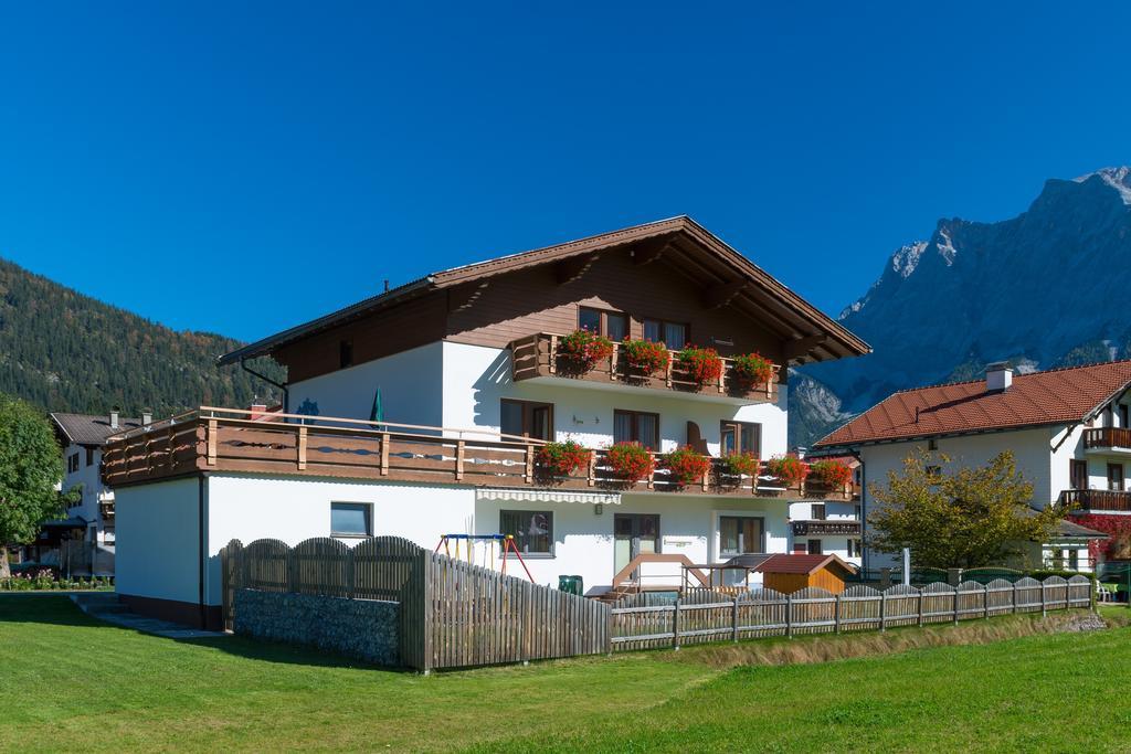 Апартаменты Haus Enzian Лермос Экстерьер фото