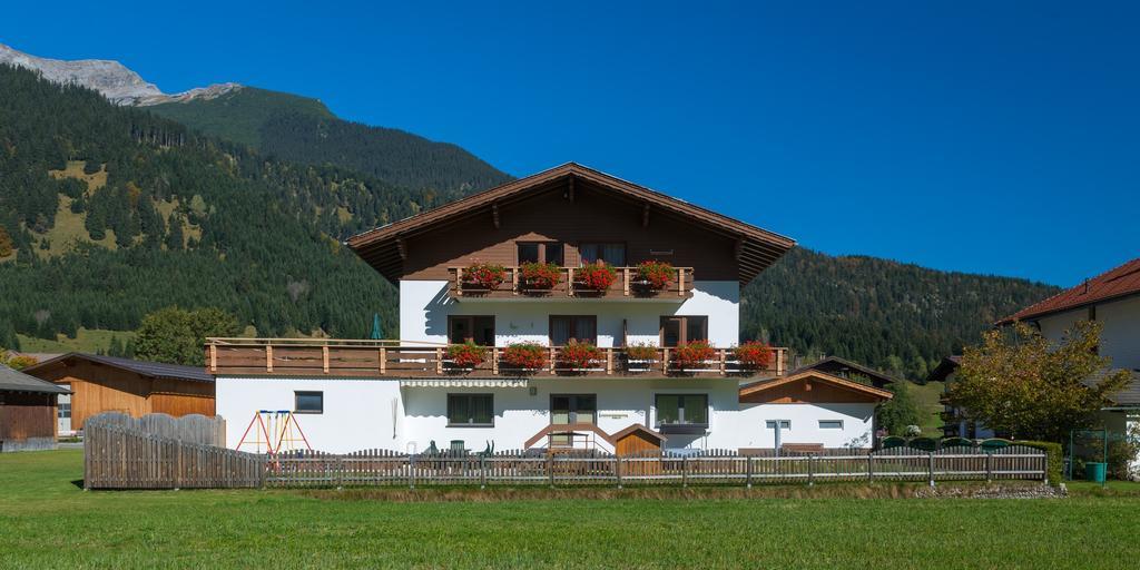Апартаменты Haus Enzian Лермос Экстерьер фото